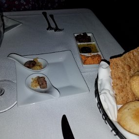 2017-09-09 19.50.32 Dinner at Chefusion - amuse-bouche and bread