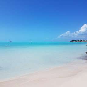 2018-02-12 13.04.45 Sapodilla Bay beach