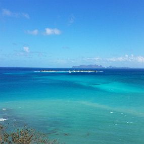2019-02-24 09.43.35 Sandy Island (foreground) and Union Island and Mayreau (background)