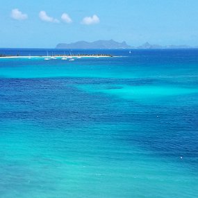 2019-02-27 11.37.19 Sandy Island (foreground) and Union Island and Mayreau (background)