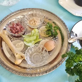 2019-04-23 18.05.32 Attending our first Passover Seder